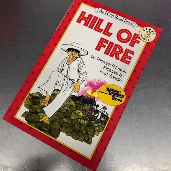 Hill of Fire by: Thomas P. Lewis, paperback book - Picture 1 of 5